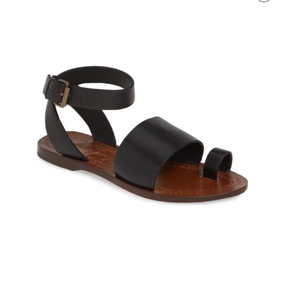 Free People Shoes - 2XHP🏆Free People Leather ankle wrap sandals